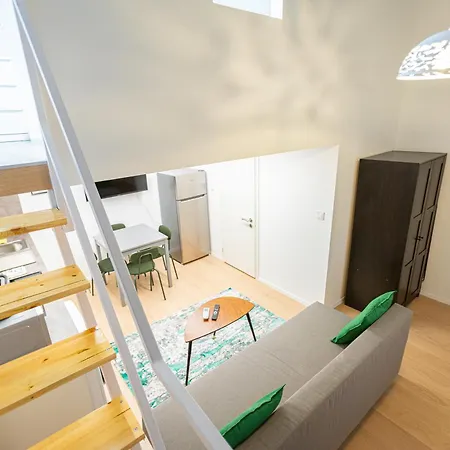 Cute Gallery Flat In Budapest, Summer Апартаменты