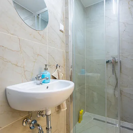 Cute Gallery Flat In Budapest, Summer * Будапешт
