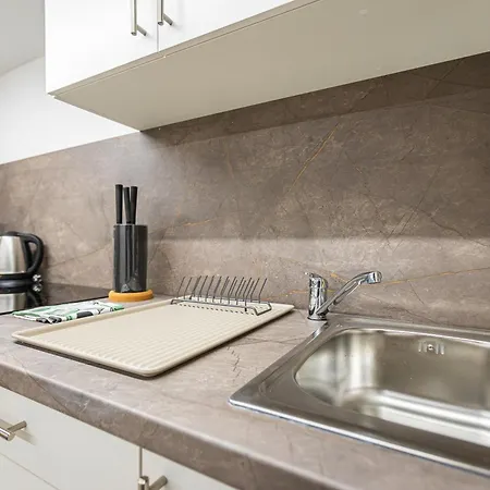 Cute Gallery Flat In Budapest, Summer Апартаменты