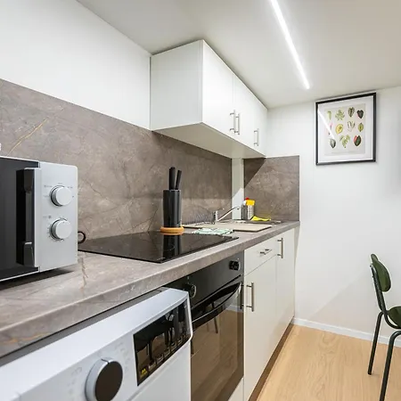 Cute Gallery Flat In Budapest, Summer Апартаменты
